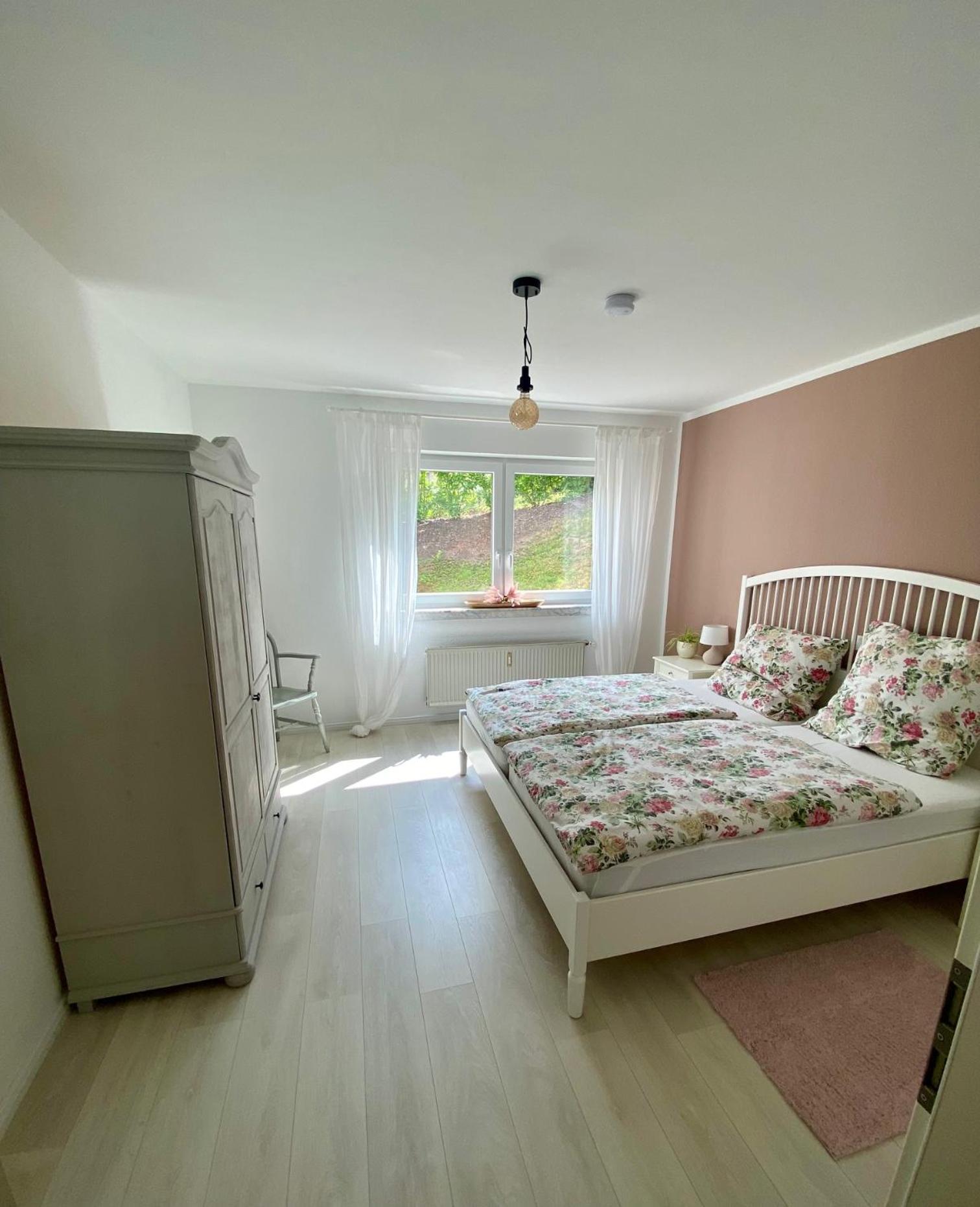 Neu: Ferienwohnung Zum Nussbaum - Landhausstil & Moseltalblick Traben-Trarbach Esterno foto